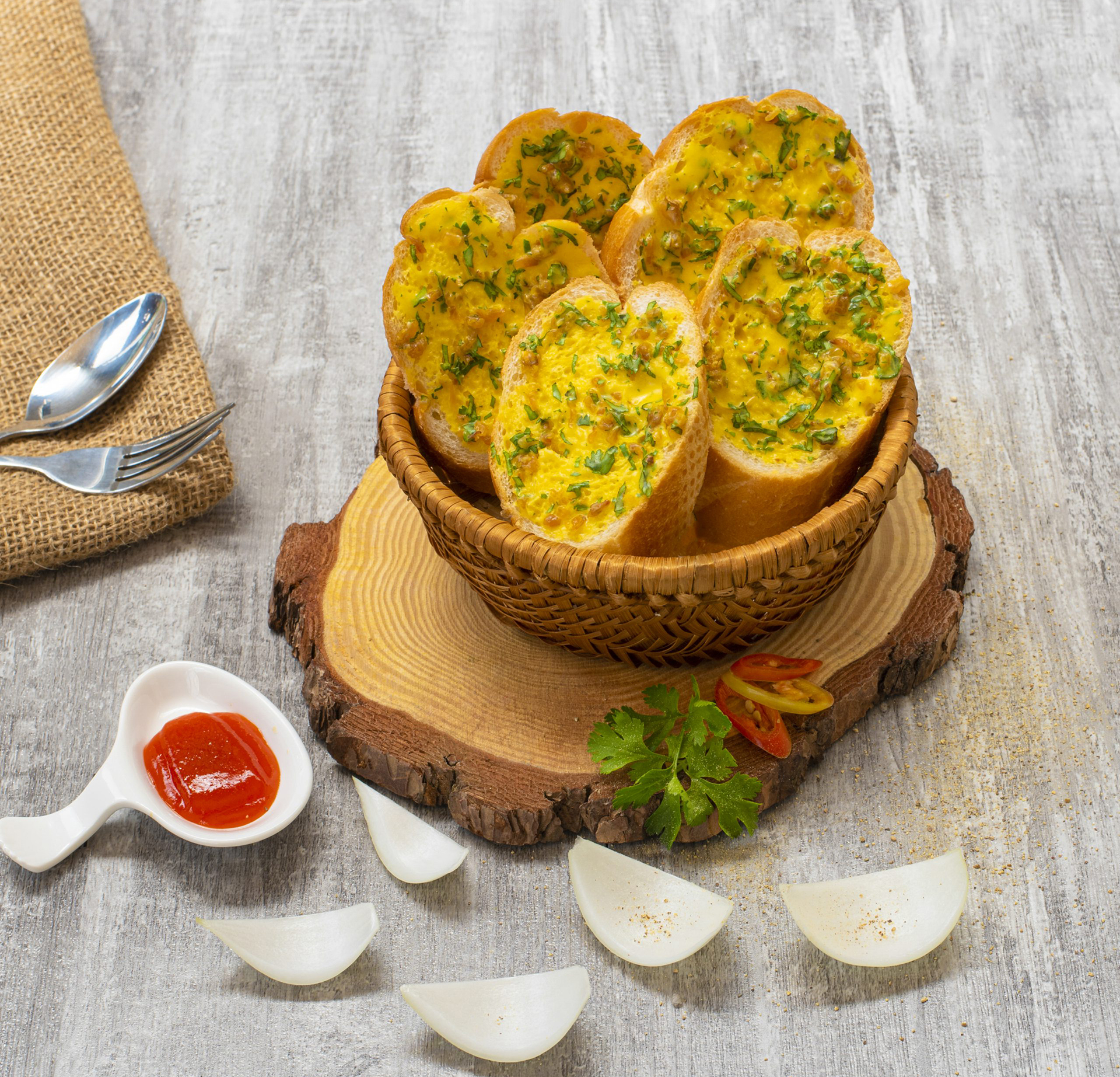 Cách làm bánh mỳ bơ tỏi