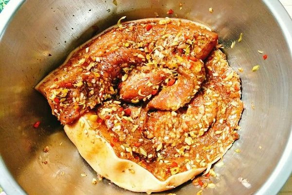 Tẩm ướp gia vị thịt nướng