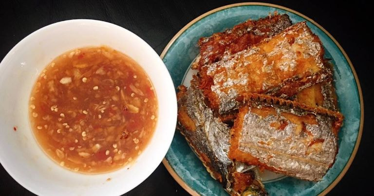 Cá hố với nước tương tỏi ớt
