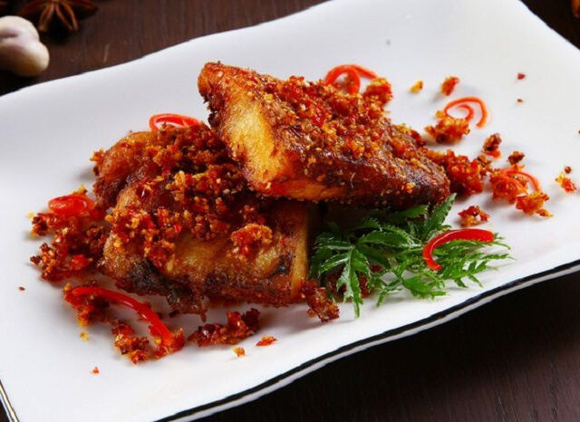 Cá lóc chiên sả ớt