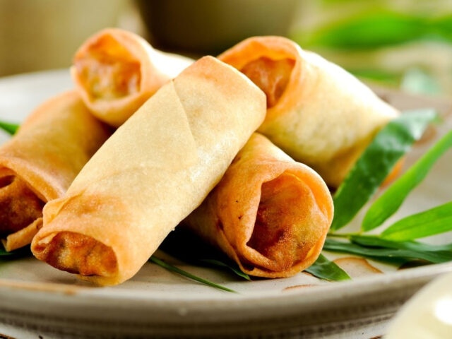 Cách chiên chả giò ngon