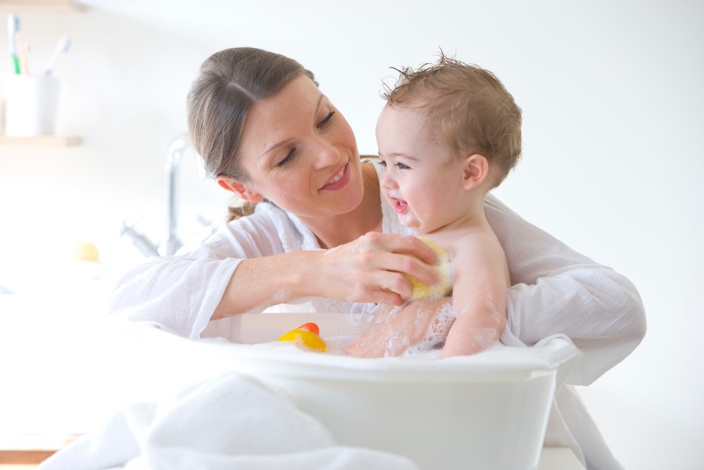 sử dụng máy sưởi cho trẻ sơ sinh